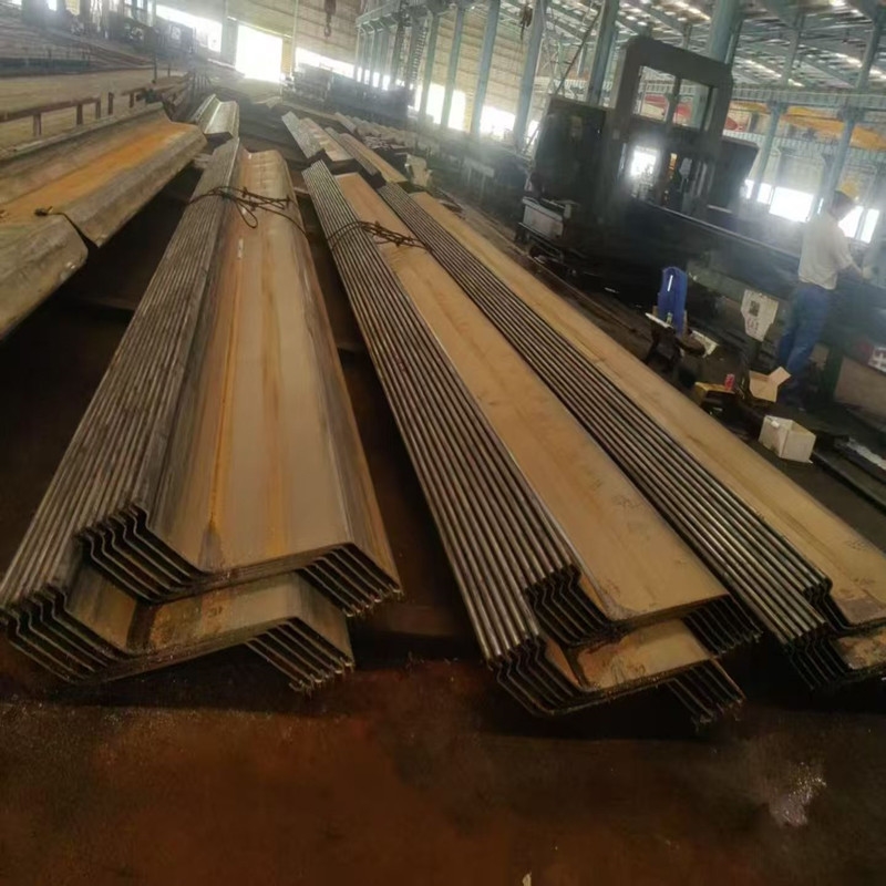 鋼板樁加工現(xiàn)場(chǎng)